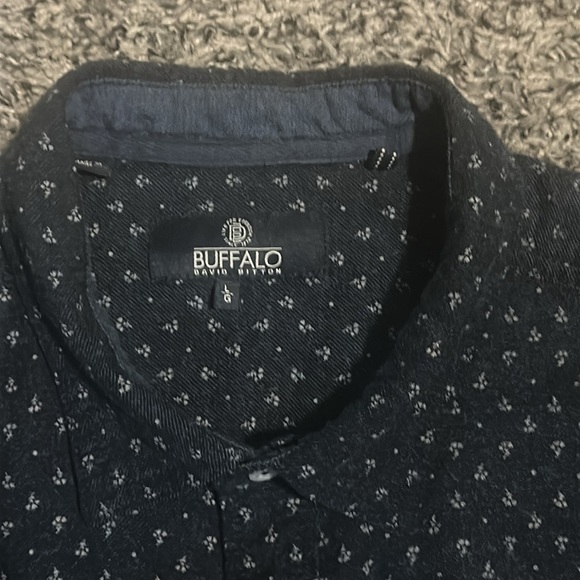 Men’s Button Down Buffalo David Bitton long sleeve shirt. In blue, size L. - Picture 4 of 7